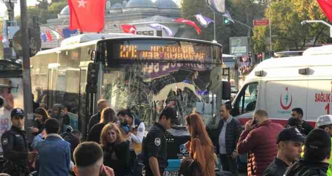 Beşiktaş'ta otobüs durağa daldı: 5'i ağır 15 yaralı