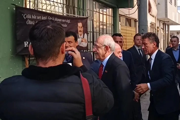 Kemal Kılıçdaroğlu Sinan Ateş'in ailesini ziyaret etti