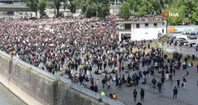 Almanya'da ırkçılık protesto edildi