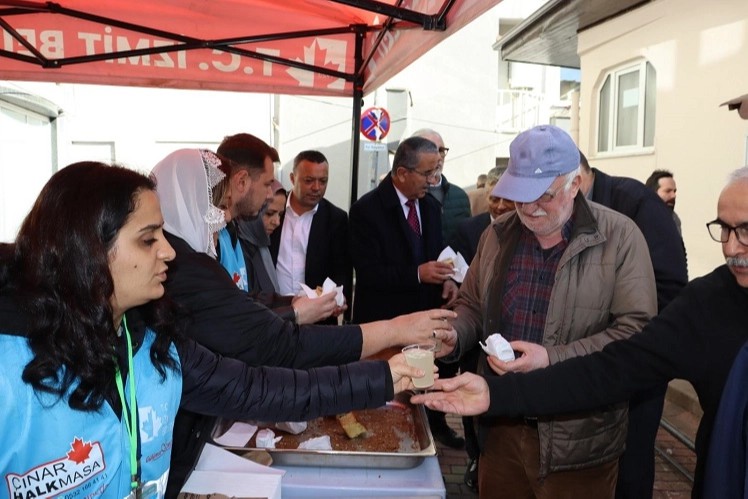 Kocaeli İzmit Belediyesi Tepecik Camii cemaati ile buluştu