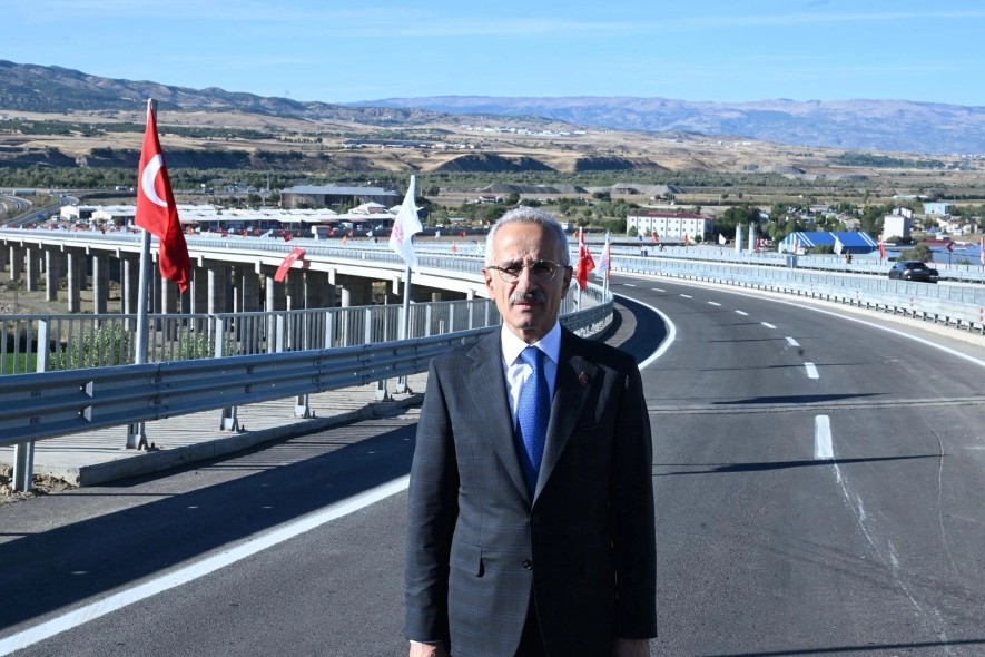 Genç Viyadüğü ile Doğu ve Güneydoğu trafiği nefes aldı