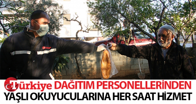 Türkiye Gazetesi dağıtım personellerinden yaşlı okuyucularına her saat hizmet