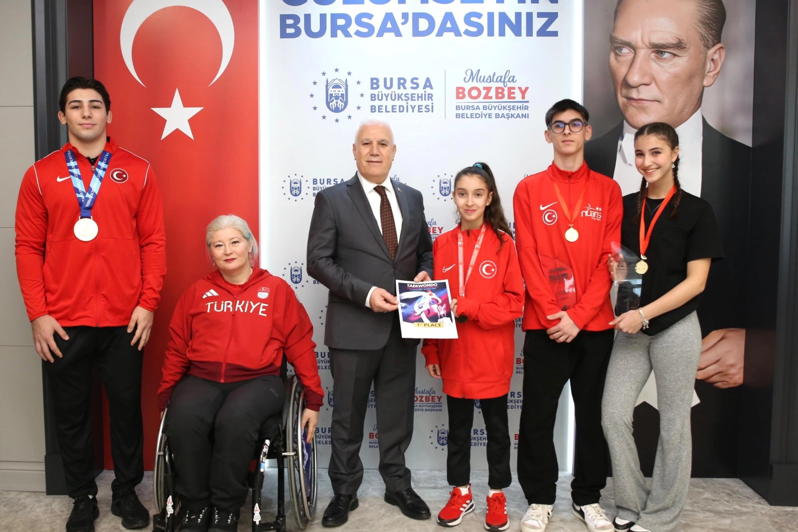 Başkan Bozbey, Bursalı milli şampiyonları ağırladı