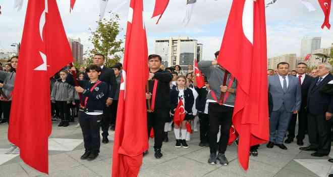 Ataşehir'de Cumhuriyet’in 96. Yılı resmi törenlerle kutlandı