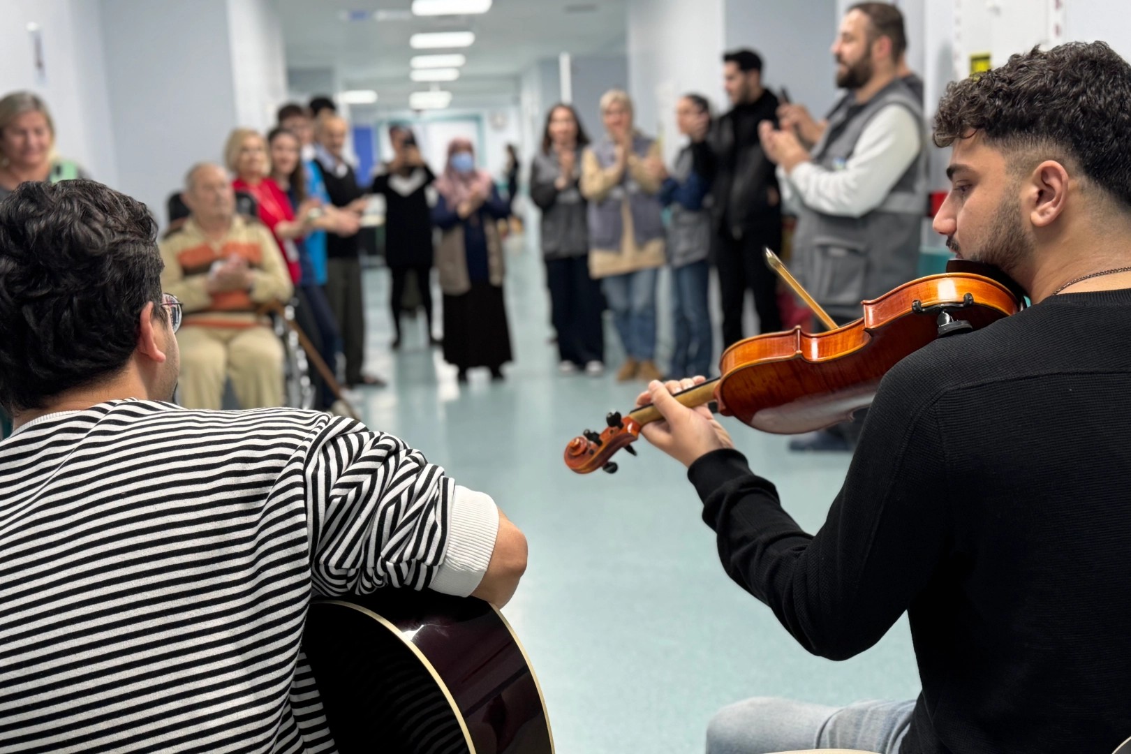 Sakarya'dan hastalara mini konser morali