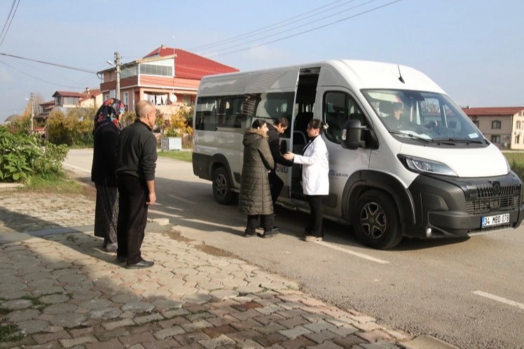 Sena ve Mustafa kardeşler eğitimle hayata tutundu