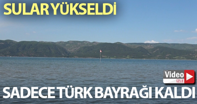 Sadece Türk Bayrağı yüzeyde kaldı