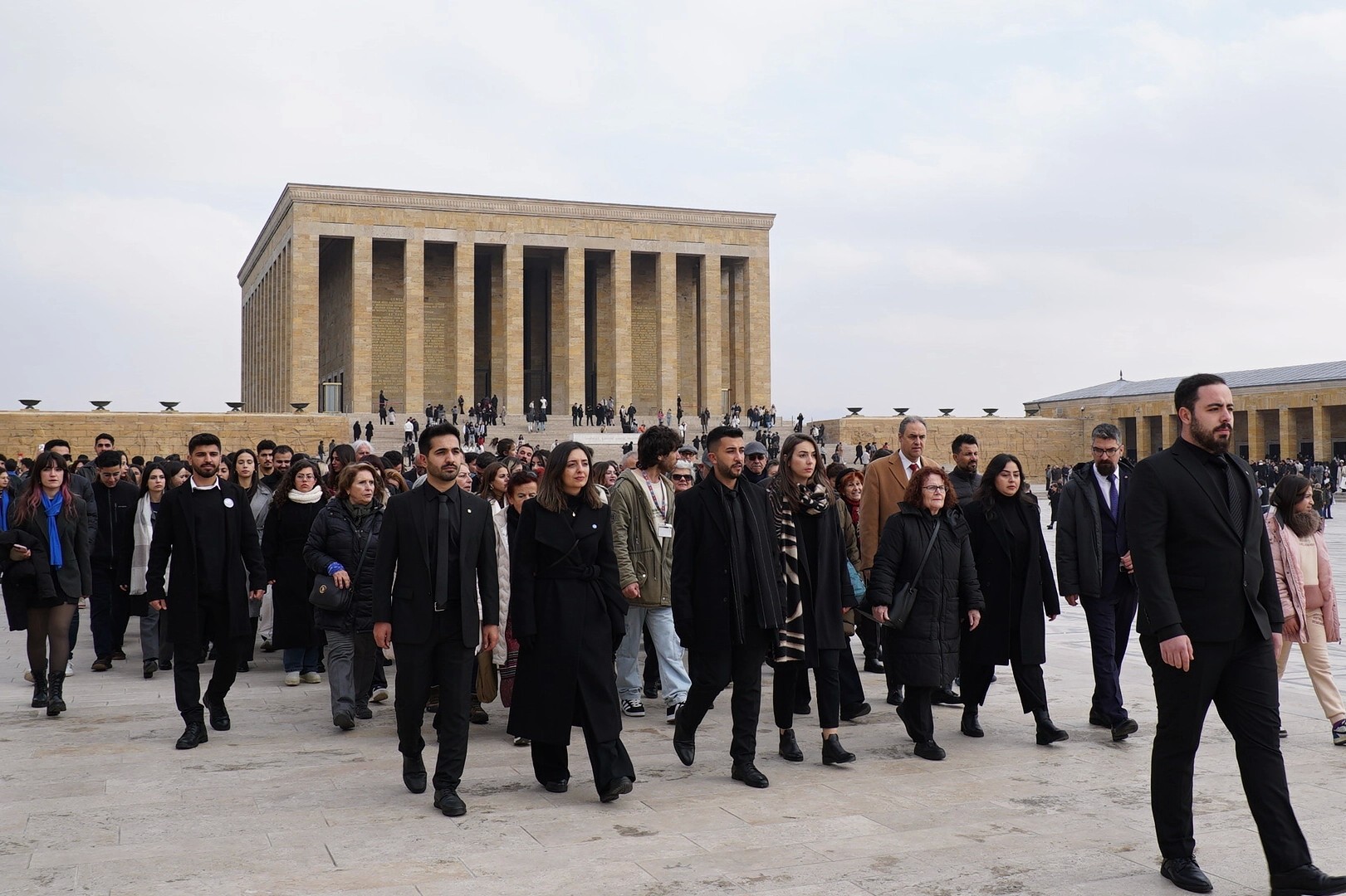 Çağdaş Gençlik Ata'nın huzurunda