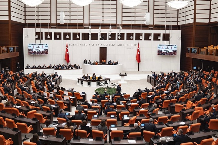 2025 bütçeleri onaylanıyor... Adalet ve Dışişleri'nin bütçeleri kabul edildi