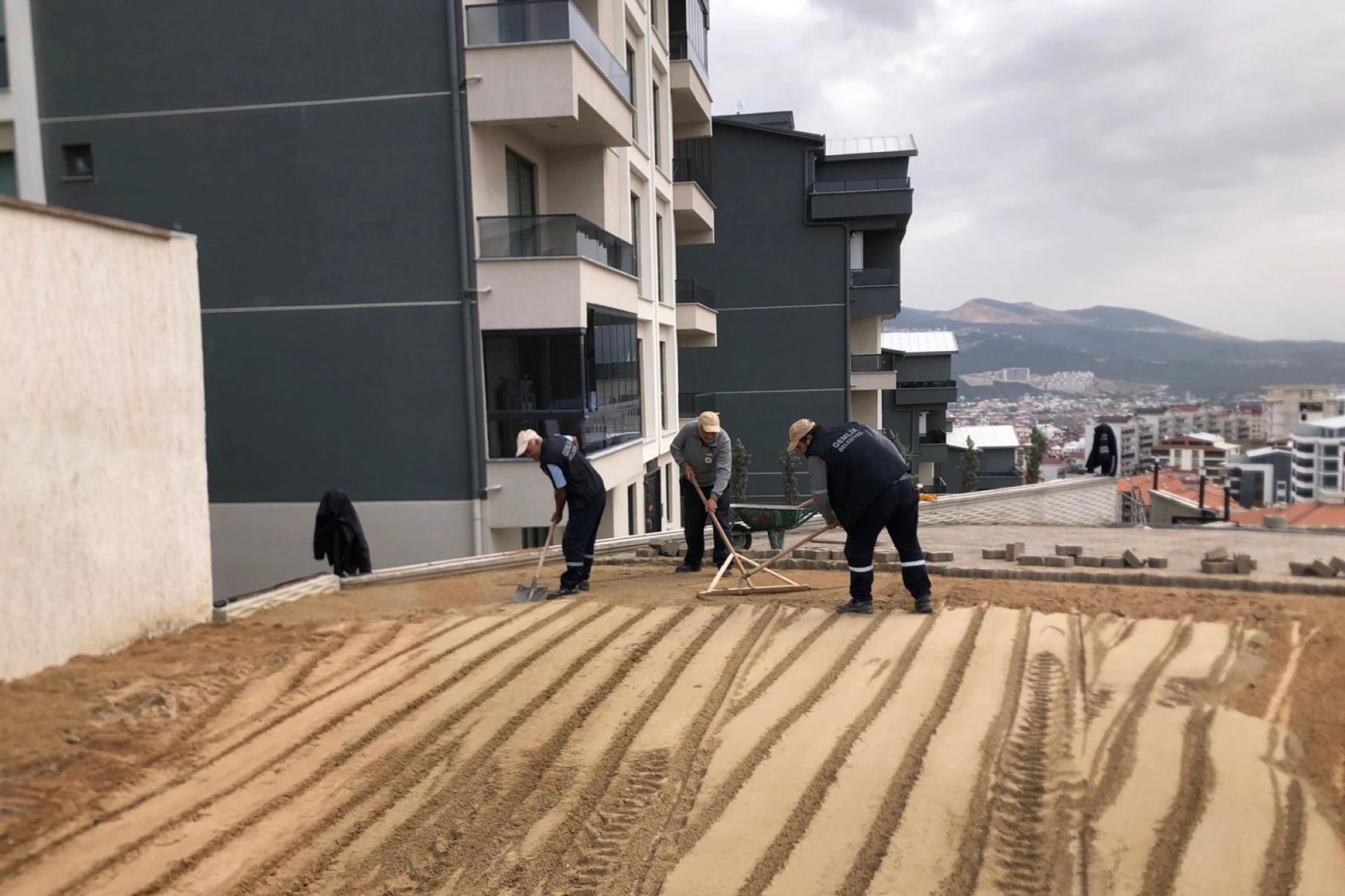 Bursa Gemlik'te her mahallede ayrı hizmet