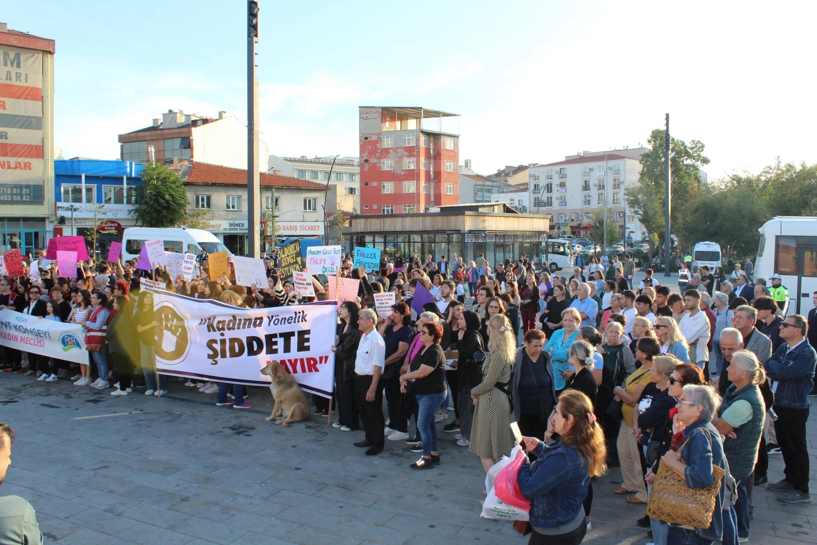 Keşan Kent Konseyi kadına ve çocuğa yönelik her türlü şiddete karşı ses yükseltti