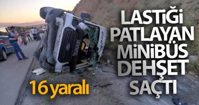 Lastiği patlayan minibüs yan yattı: 16 yaralı