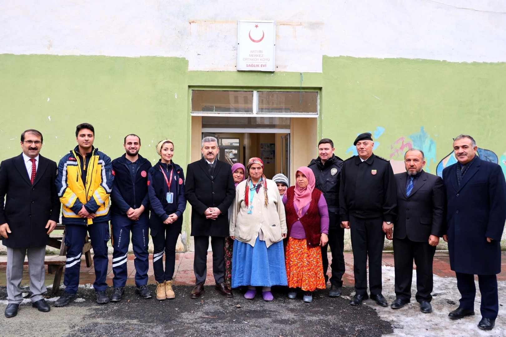 Artvin Valisi Ergün’den köy ziyareti