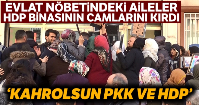 Evlat nöbetindeki aileler, HDP binası önünde 