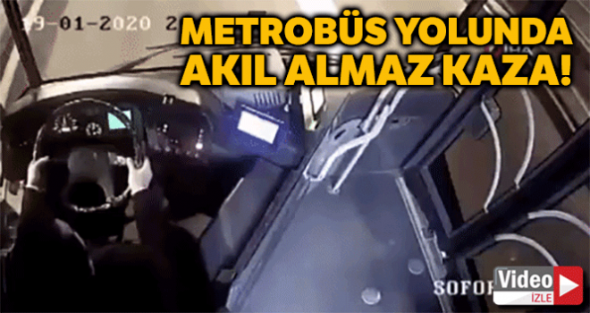 Metrobüsle motosikletin çarpıştığı anlar kamerada