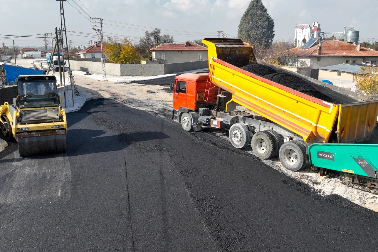 Konya Selçuklu'da asfalt çalışması devam ediyor