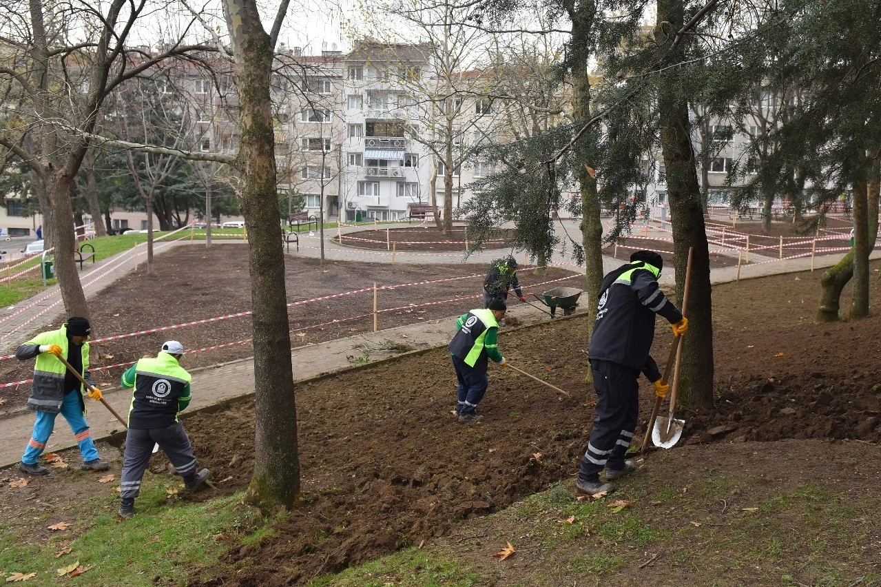 Bursa Yıldırım'da parklar yenileniyor