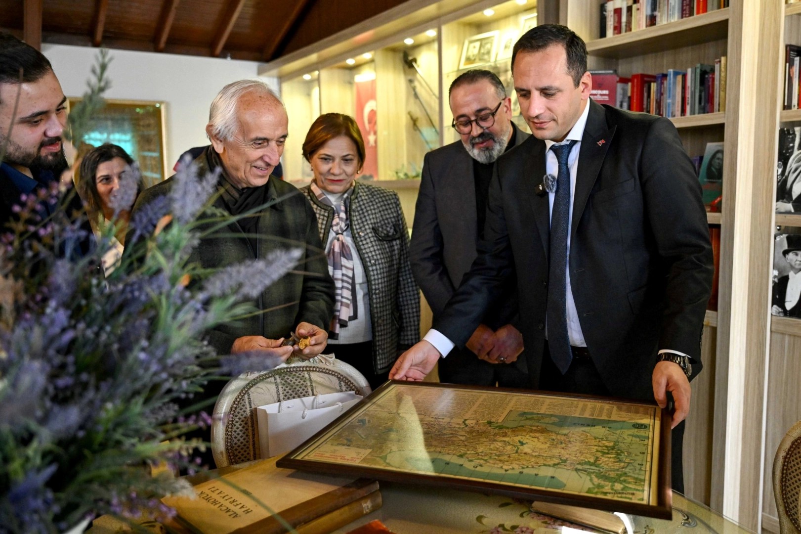 İzmir Bornova'da Ata Anı Evi’ne tarihi bağış