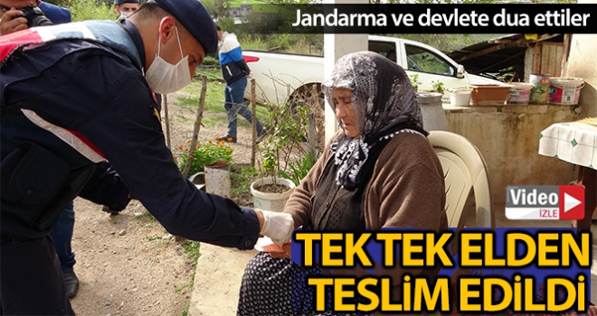 Maaşlarını getiren jandarmaya ve devlete dualar ettiler