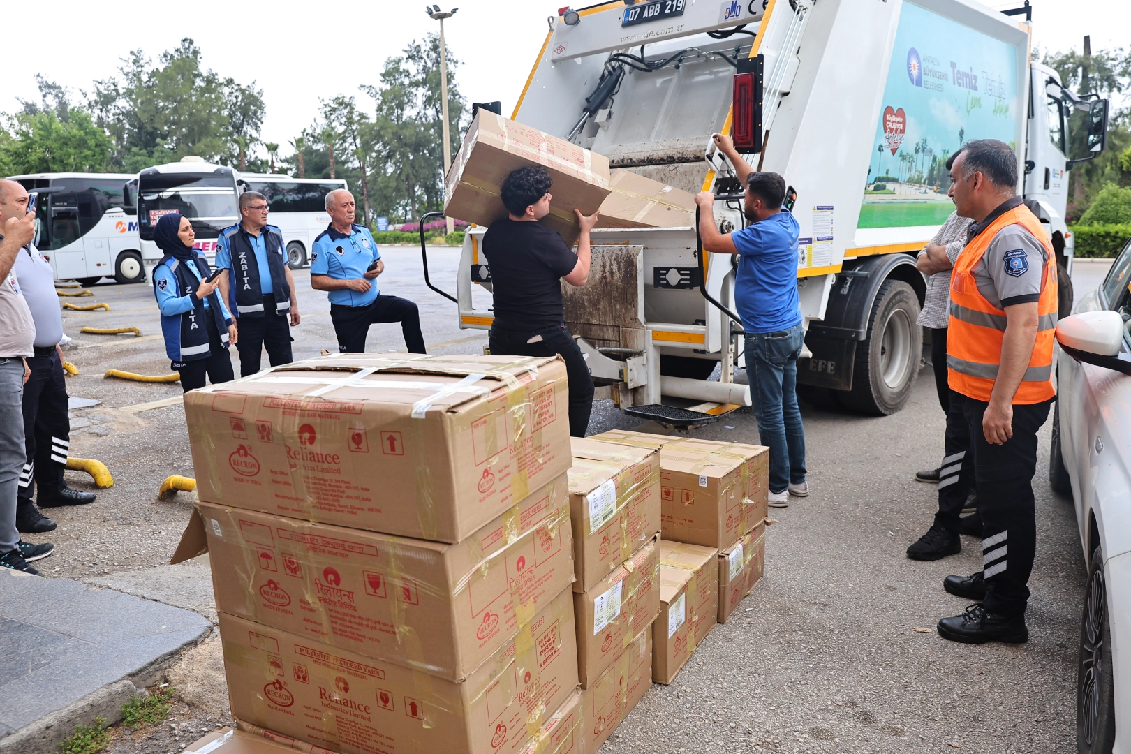Antalya otogarında 1 ton yoğurt imha edildi