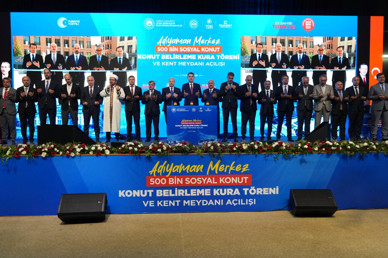 Adıyaman’da 4 bin 905 sosyal konut için kura çekildi... Yeni kent meydanı açıldı