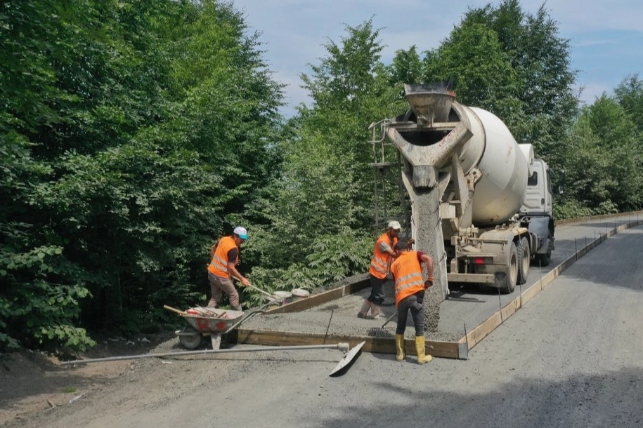 Ordu’da üç ilçeyi birleştiren yolda beton hamlesi