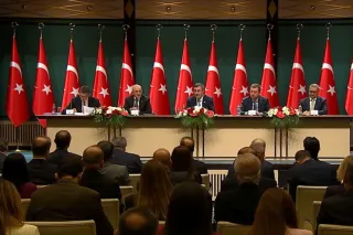 Yeni ekonomik hedefler açıklandı! Enflasyon tek haneye inecek... 2,1 milyon yeni istihdam sağlanacak