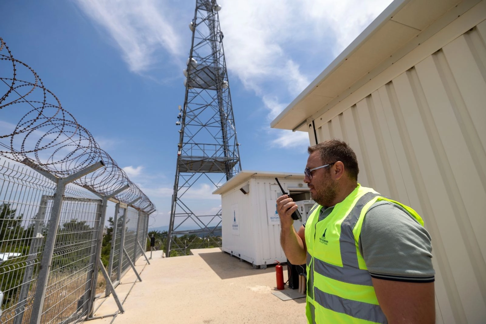 İzmir’in kritik haberleşme altyapısına güneş enerjili güvence