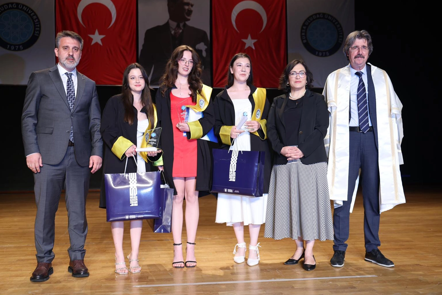 Bursa Büyükşehir Başkan Vekili Şahin Biba’dan genç mimarlara tavsiye
