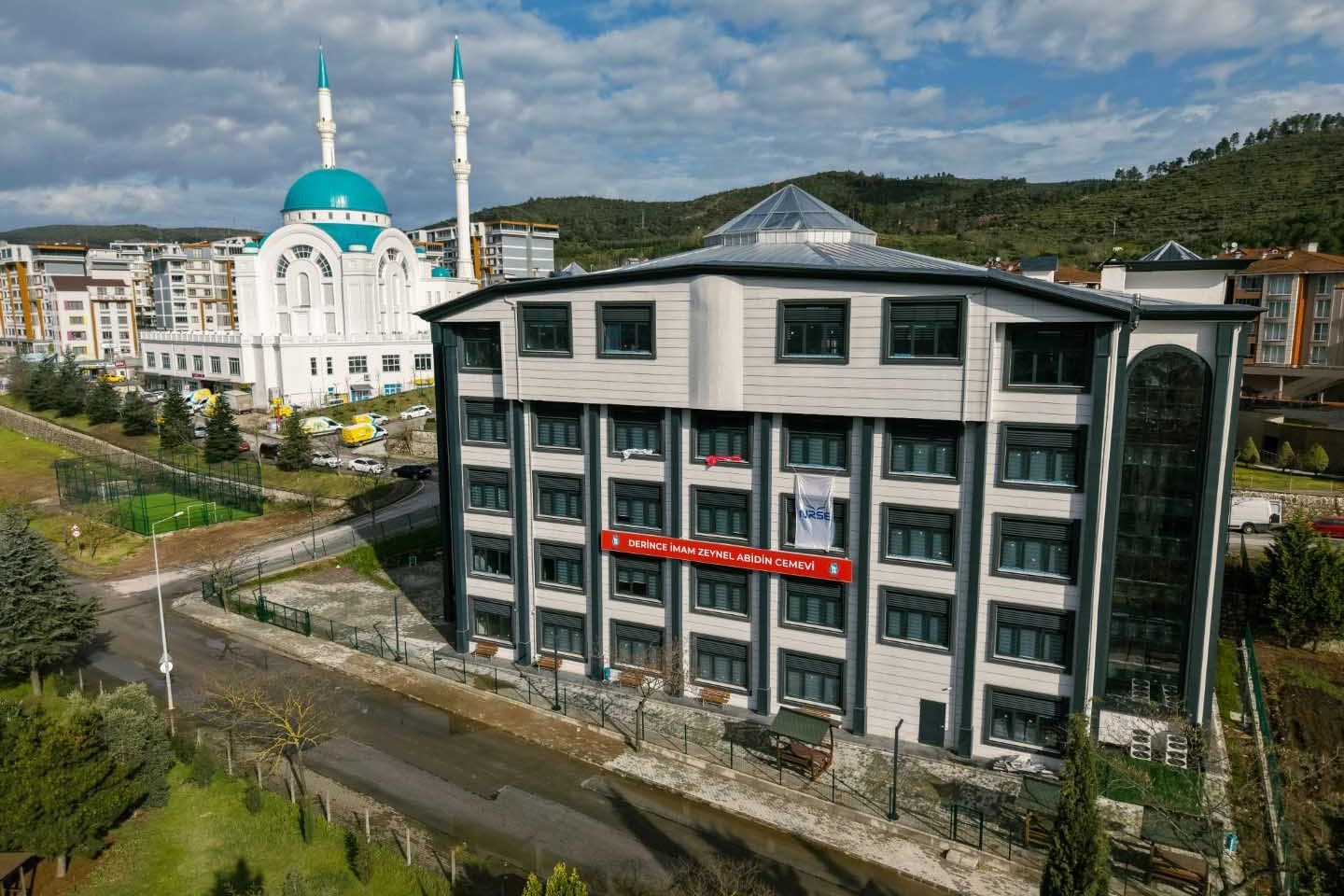 Kocaeli'de camiden cemevine 32 milyon TL'lik destek