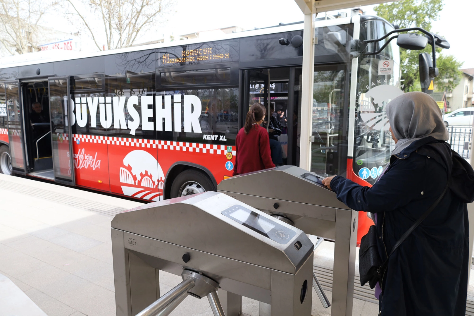 Sakarya ‘iki sefer, tek ücret’ sistemiyle Büyükşehir bütçelerine katkı sundu
