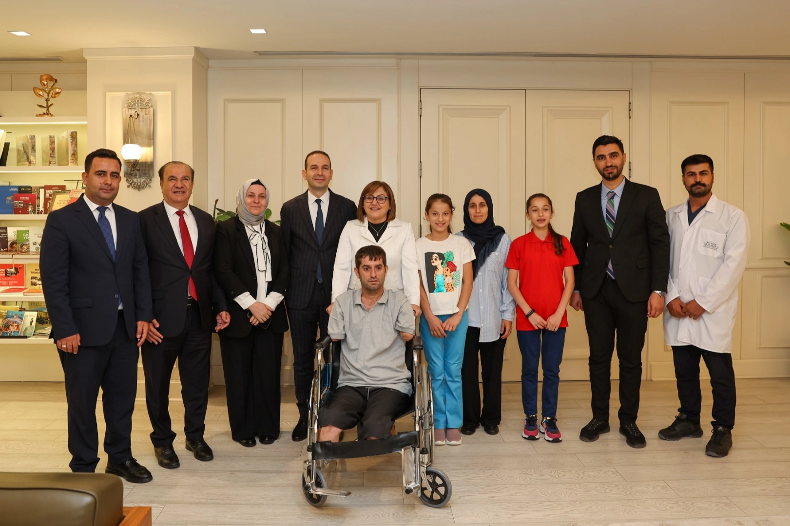Gaziantep'te Başkan Şahin engelli Doğruyol'la bir araya geldi