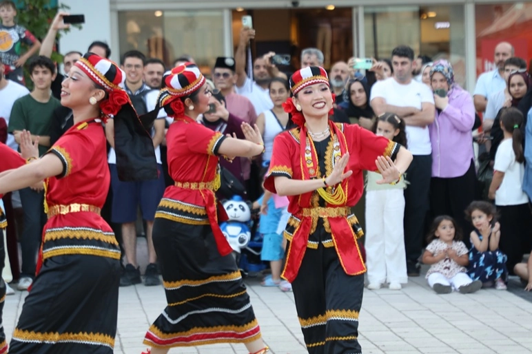 Festival coşkusu Bursa İnegöl’ün dört bir yanını sardı