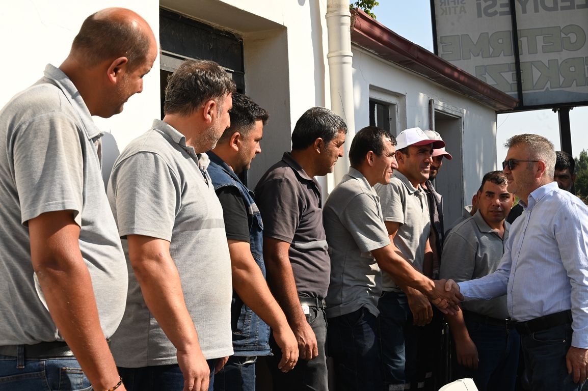 Başkan Ustaoğlu, mesaiye personeliyle başladı