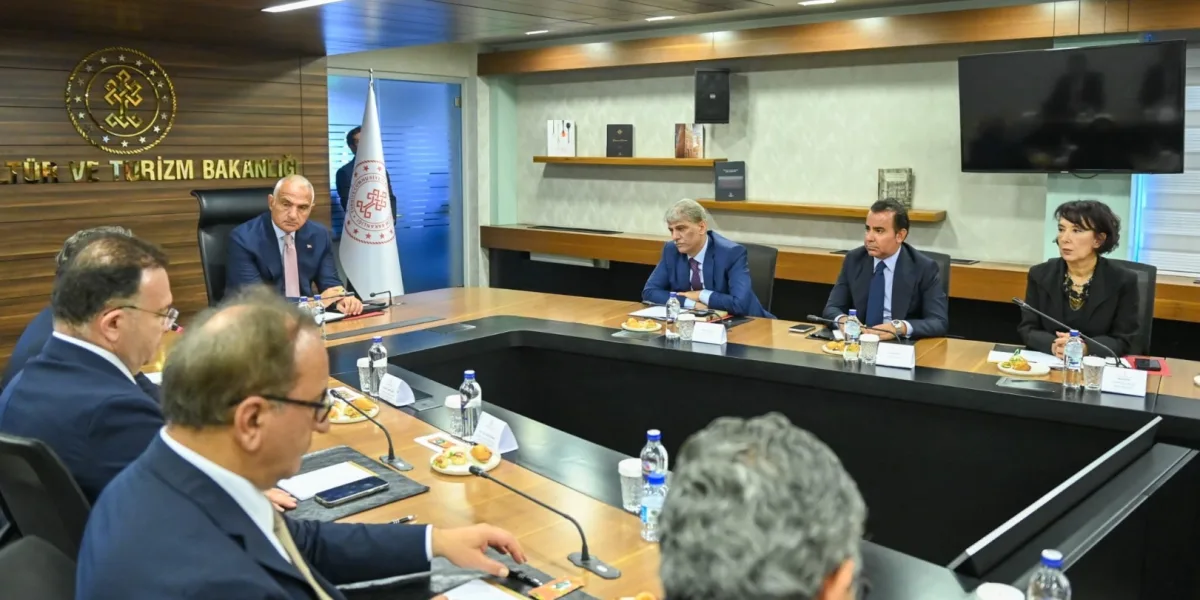 Bakan Ersoy, hizmet ihracatında yeni hedefleri değerlendirdi
