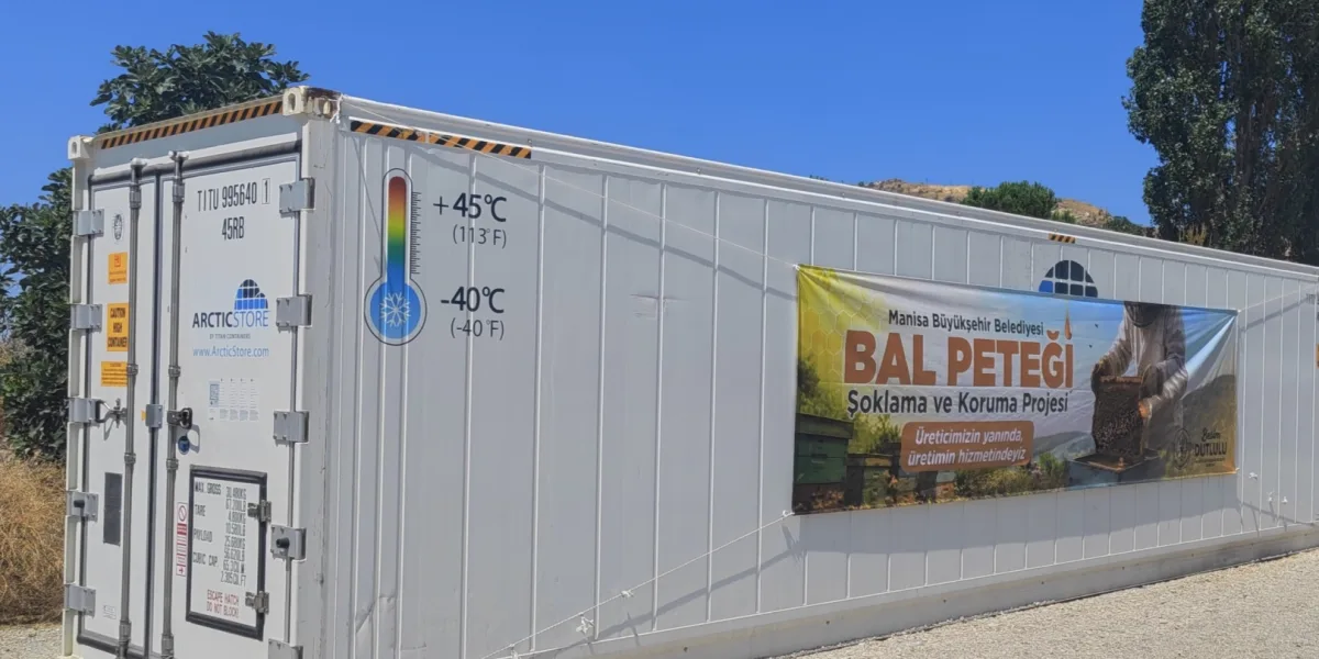 Manisalı arıcıların petekleri büyük balmumu güvesine karşı korunacak