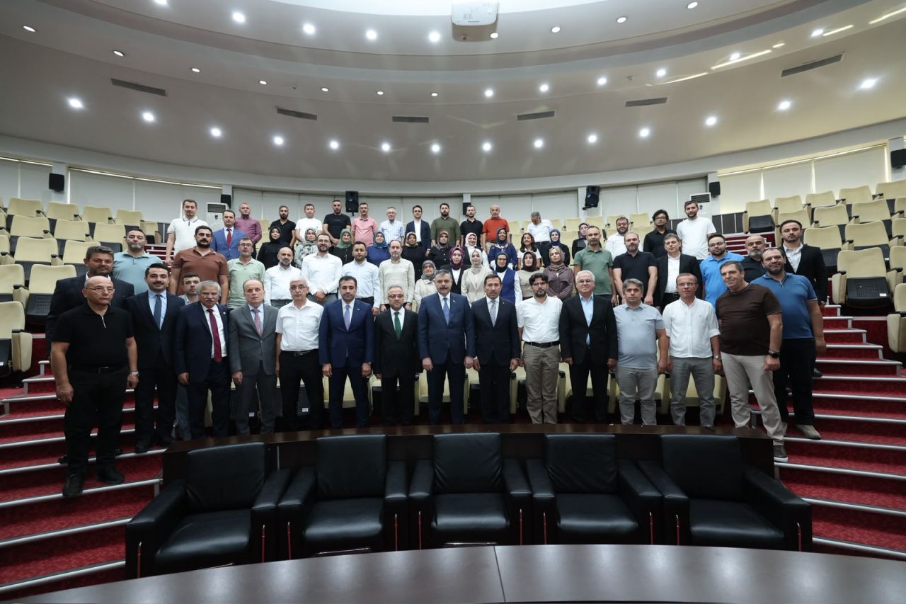 İçişleri Bakanı Mustafa Çiftçi, Karatay Belediyesi'ni ziyaret etti