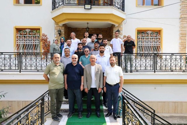 Kavuş, Liman Ayık Yaşam Derneği'ni ziyaret etti