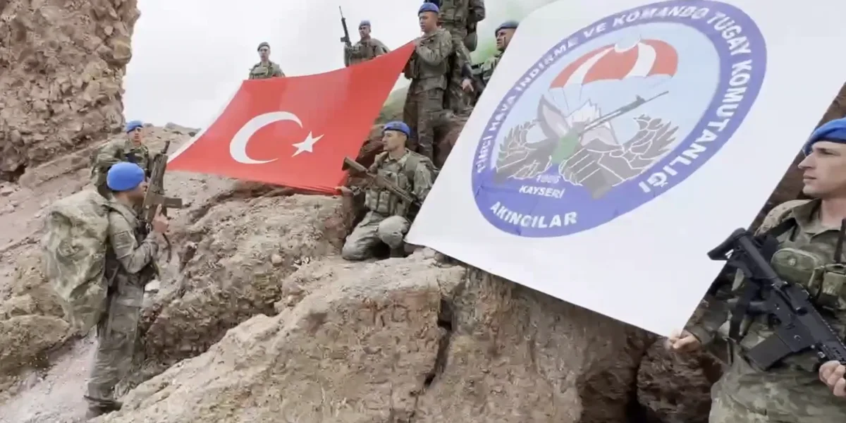Kahraman komandolar Erciyes’te... Somalili askeri personelle keşif tırmanışı