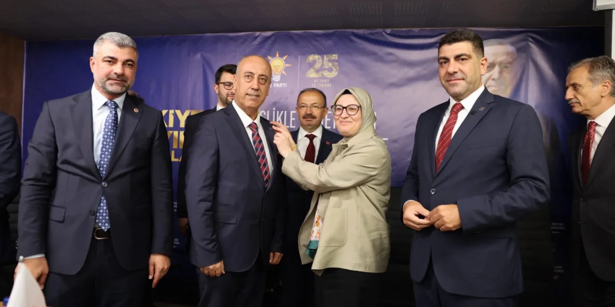 YRP Mardin İl Başkanı Mahmut Özer AK Parti’'e katıldı 